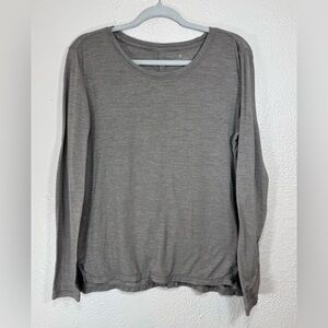 Athleta Shimmer Long Sleeve Lightweight Stretchy Shirt Women’s Size Medium